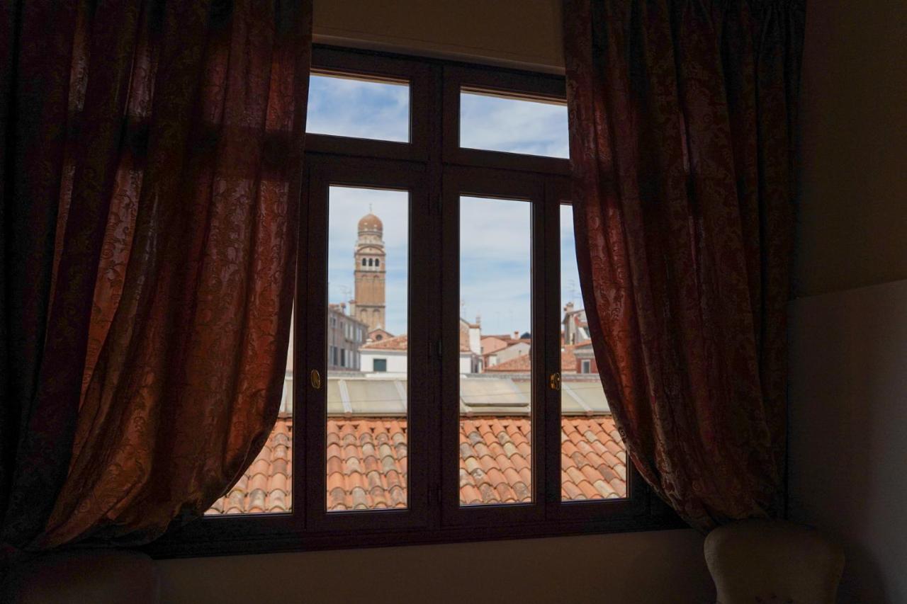 Ca' Longo Palace Damasco Veneza Exterior foto
