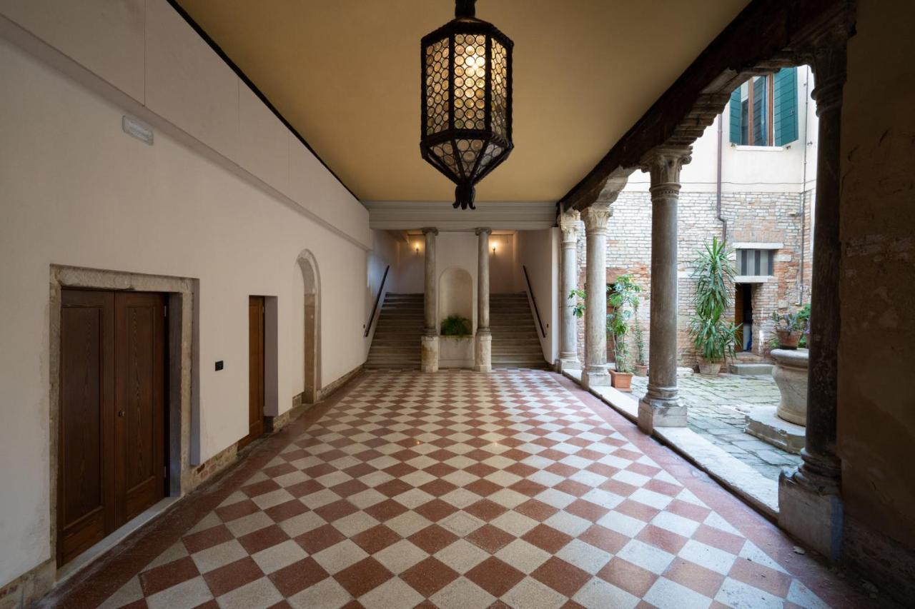 Ca' Longo Palace Damasco Veneza Exterior foto